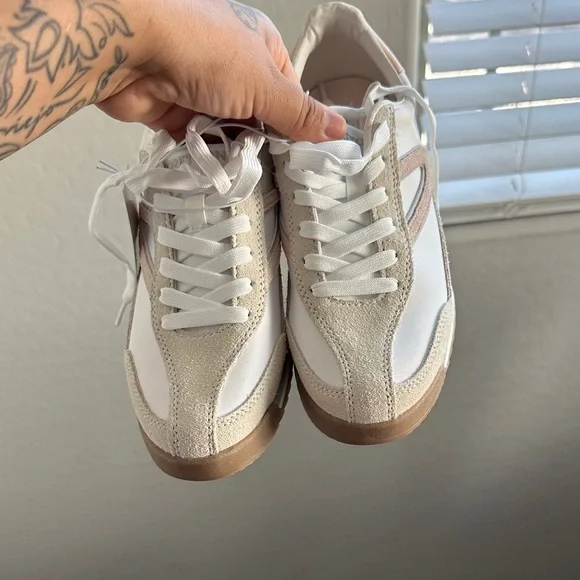 Tretorn Women's Sneakers in Cream and White - Picture 4 of 5